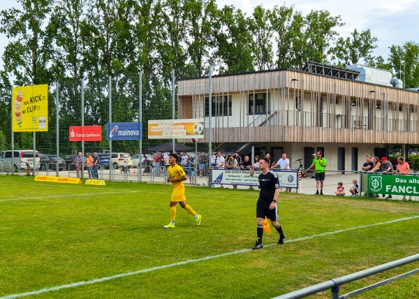 Sportplatz an der Staustufe - Hattersheim/Main-Eddersheim