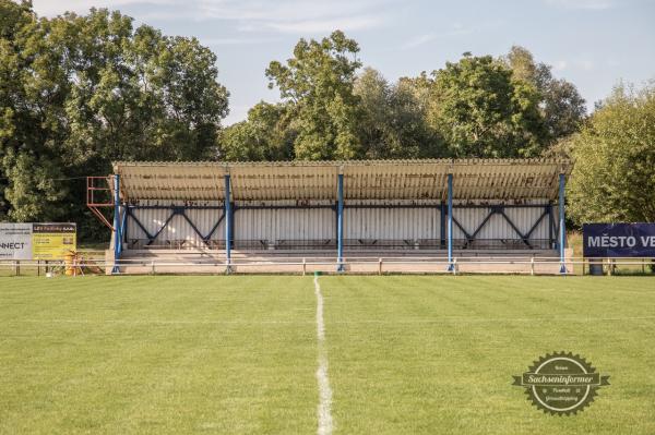 Stadion TJ Slovan Velvary - Velvary