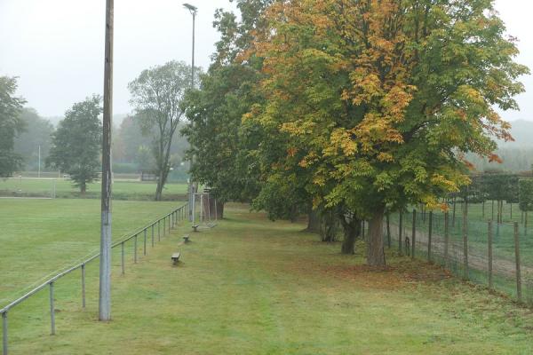 Sportplatz an der Grundschule - Rosengarten bei Harburg-Vahrendorf