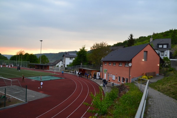 Sportplatz Im Schafsberg - Treis-Karden