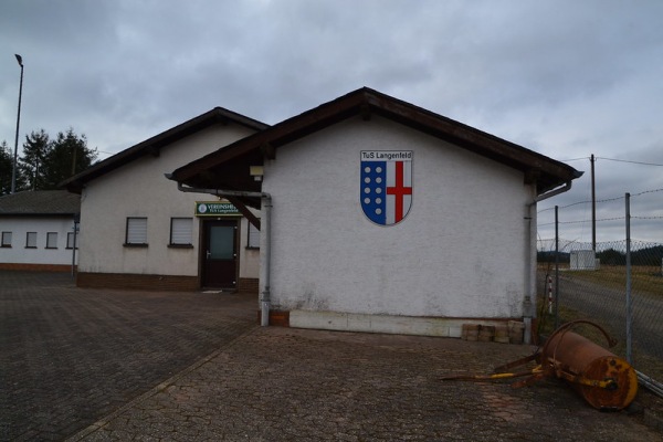 Sportplatz Langenfeld - Langenfeld/Eifel