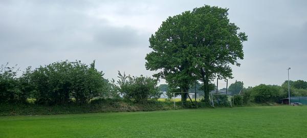 Sportplatz an der Schule B - Schafstedt