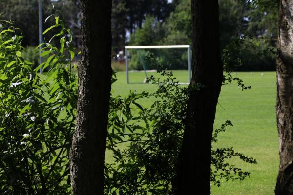 Sportplatz am Mittelpunkt - Blomberg/Ostfriesland-Neuschoo