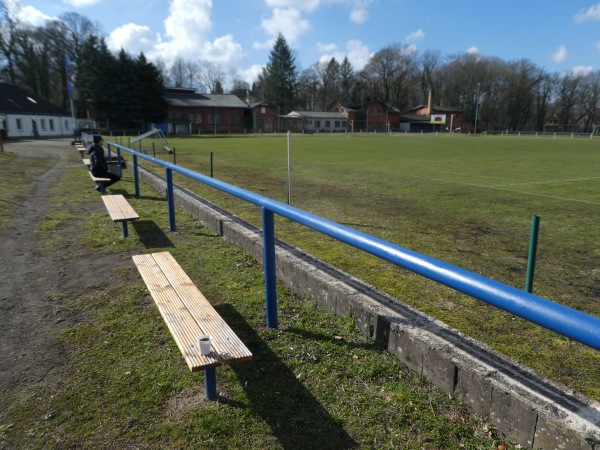 Friedrich-Ludwig-Jahn-Sportplatz - Tangerhütte