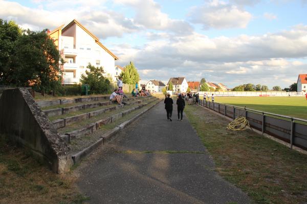 Hindenburg-Kampfbahn - Schwandorf-Ettmansdorf