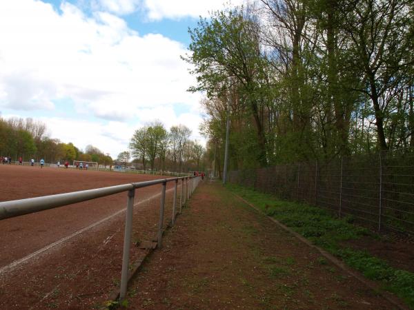 Heinrich-Hamacher-Sportpark Platz 3 - Duisburg-Neumühl