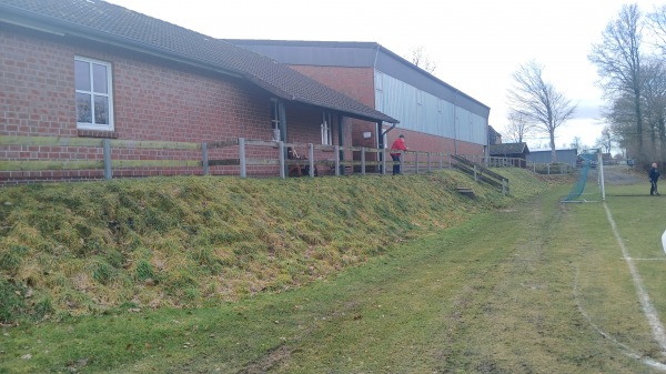 Sportplatz an der Grundschule - Linden/Holstein