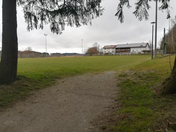 Sportplatz Inning 2 - Inning/Holz
