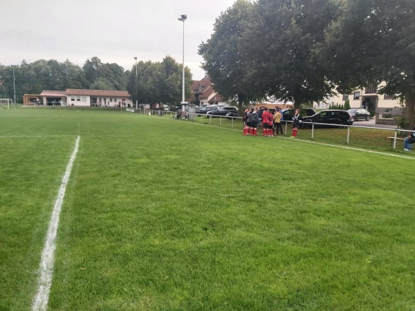 Sportplatz im Dorf - Flieden-Schweben