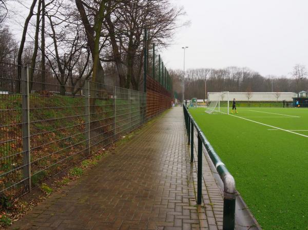 Wolfgang-Hoffmann-Sportplatz - Oberhausen/Rheinland-Klosterhardt