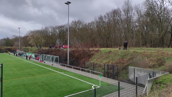 Alfred-Kunze-Sportpark Platz 4.2 - Leipzig-Leutzsch