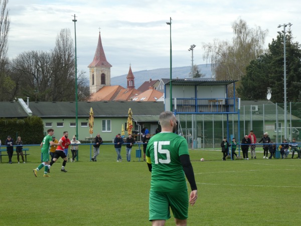Stadion SK Baník Modlany - Modlany