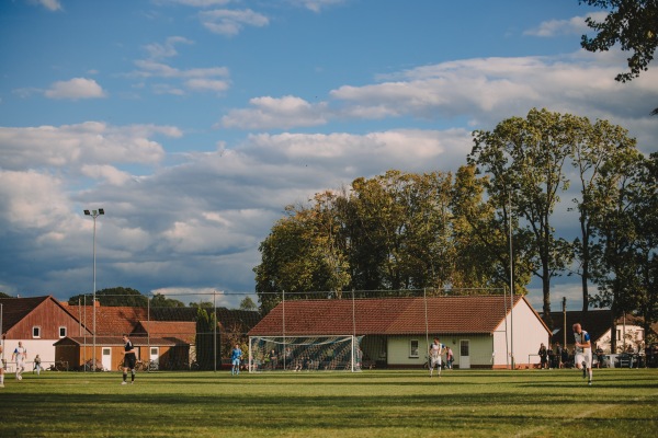 Sportplatz Plothen - Plothen