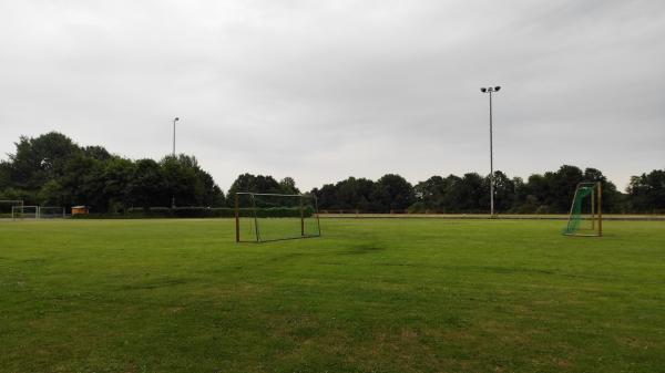 Stadion Auf der Ramhorst B-Platz - Burgwedel-Großburgwedel