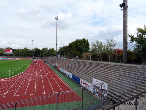 Südstadion im Jean-Löring-Sportpark - Köln-Zollstock