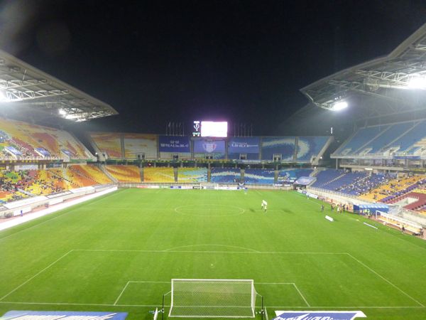 Suwon World Cup Stadium - Suwon