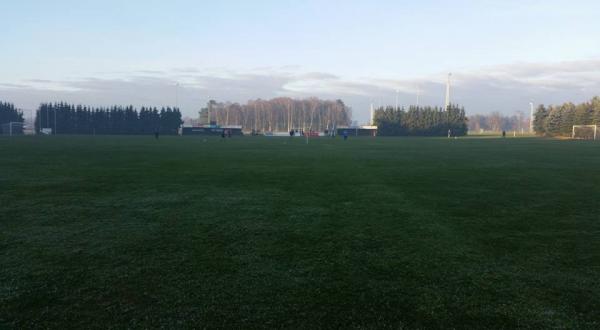 Holtens Sportplatz B - Halvesbostel