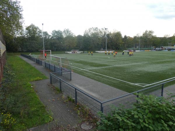 Bezirkssportanlage Düsseldorfer Straße Platz 2 - Duisburg-Wanheimerort