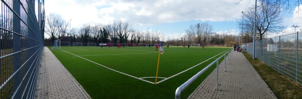 Sportanlage Am Kinderdorf Platz 3 - Halle/Saale-Neustadt