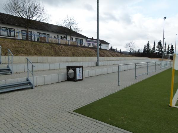 Erich-Mohr-Stadion Nebenplatz - Solms-Burgsolms