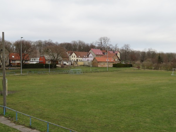 Sportplatz am Denkmal - Hötensleben