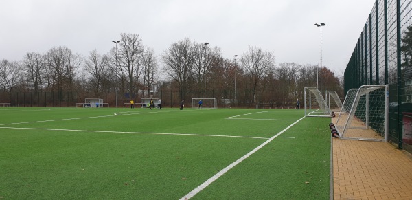 Hans-Rosenthal-Sportanlage Platz 6 - Berlin-Charlottenburg