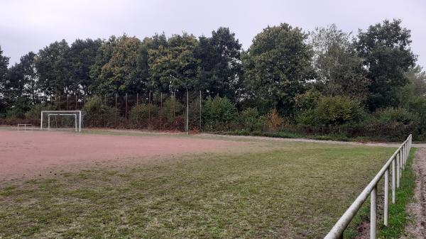 Stadion Roschdohler Weg B-Platz - Neumünster-Einfeld