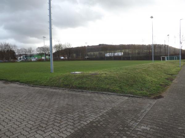 Sportzentrum Plötzer Platz 2 - Königsbach-Stein