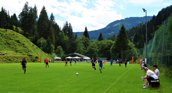 Sportplatz Dienten - Dienten