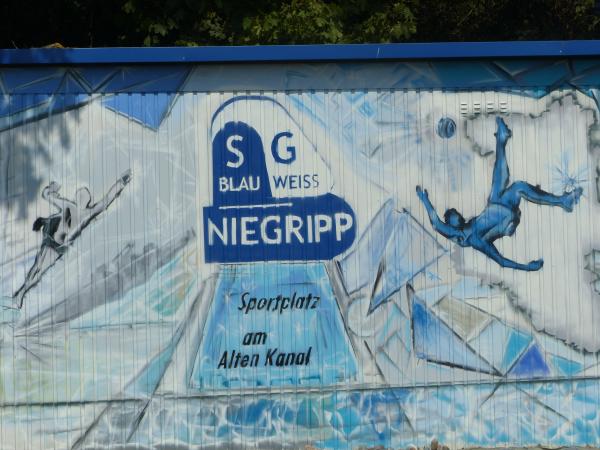 Sportplatz am Alten Kanal - Burg bei Magdeburg-Niegripp