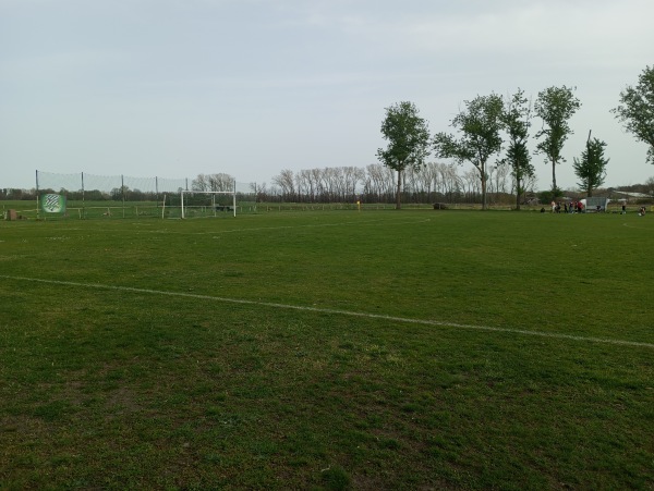 Gehard-Schmeißel-Gedenk-Sportpark - Bad Belzig-Ragösen