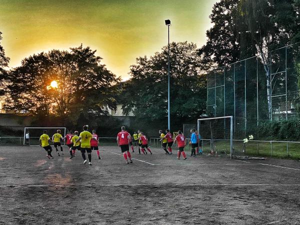Sportplatz Herler Ring - Köln-Buchheim