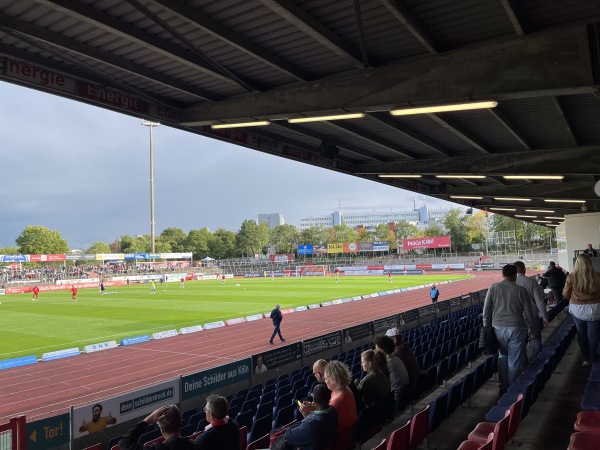 Südstadion im Jean-Löring-Sportpark - Köln-Zollstock