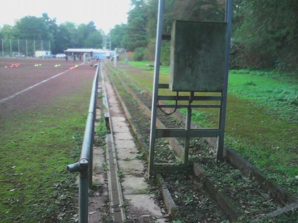 Sportanlage Biesterfeldstraße SW-Platz - Köln-Vogelsang