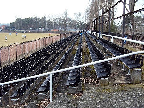 Stadion der Hüttenwerker auf den Sportanlagen Waldstraße - Eisenhüttenstadt
