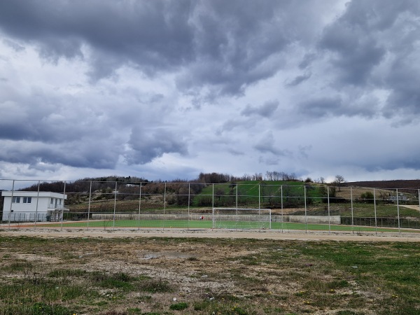 Stadiumi Runik - Runik