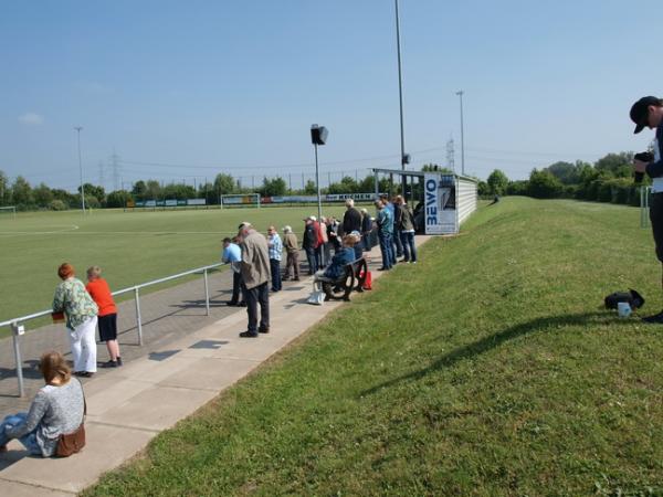 Bezirkssportanlage Nievenheim Platz 2 - Dormagen-Nievenheim