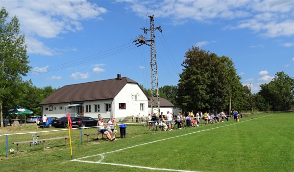 Károlyházai Sportpálya - Károlyháza