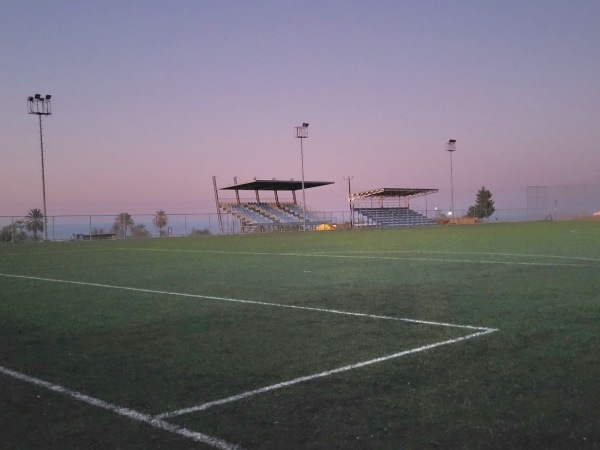 Tatlısu Rauf Raif Denktaş Stadı - Tatlısu
