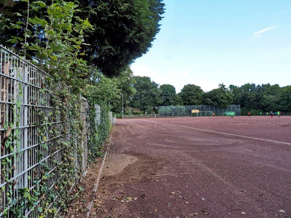 Sportplatz Im Emscherbruch 70 - Gelsenkirchen-Resser Mark