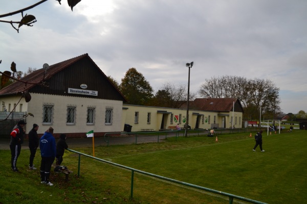 Platzanlage Bahnhofstraße Platz 2 - Völpke