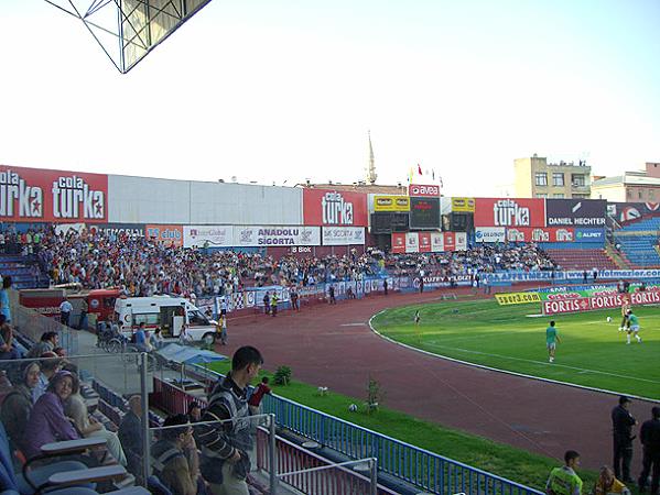 Hüseyin Avni Aker Stadyumu - Trabzon