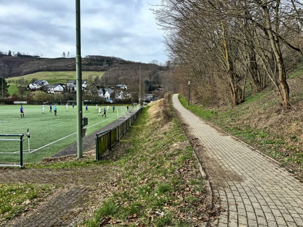 Wiesengrund-Stadion - Meschede-Grevenstein