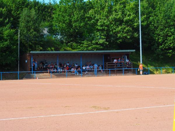 Sportplatz an der Turnhalle - Sundern/Sauerland-Endorf
