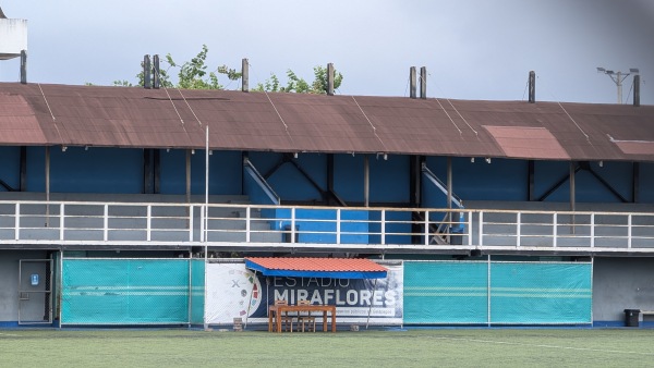 Estadio Sintético de Miraflores - Puerto Ayora, Santa Cruz, Galápagos
