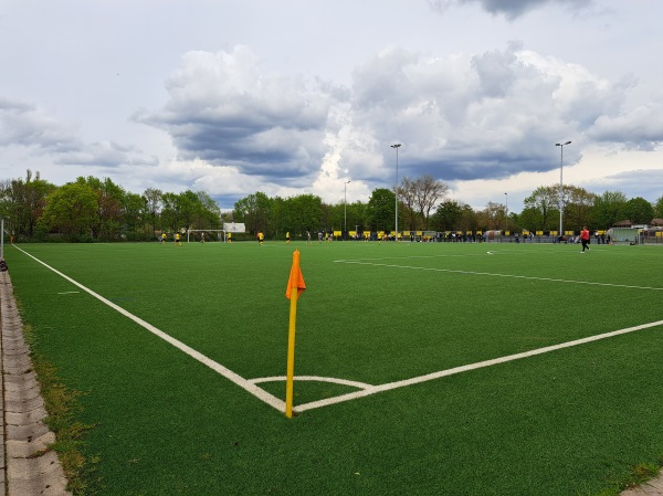 Containerbau MIRO Sportarena Platz 3 - Duisburg-Obermarxloh