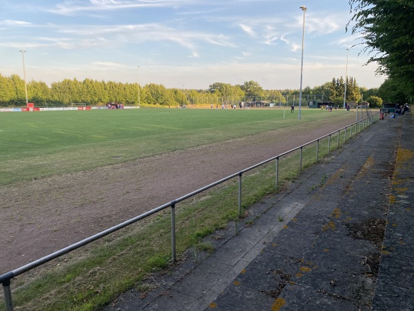 Sportanlage Lerchenweg - Rosengarten bei Harburg-Siedlung Hainbuch