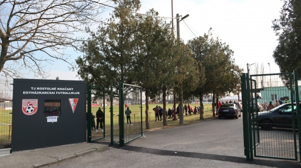 Futbalový štadión Kostolné Kračany - Kostolné Kračany-Šipošovské Kračany
