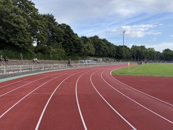 Leichtathletikstadion im Bürgerpark Nord - Darmstadt-Fasanerie