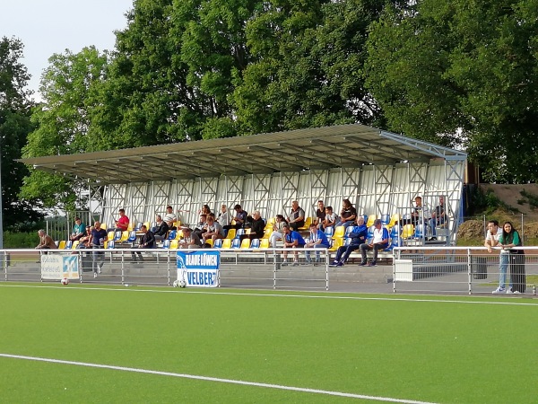 Theodor-Mostertz-Sportanlage Platz 2 - Meerbusch-Lank